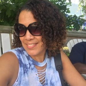 Meet your Posher, Angela